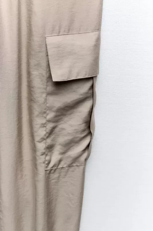 Cargo pants with elasticized waistband