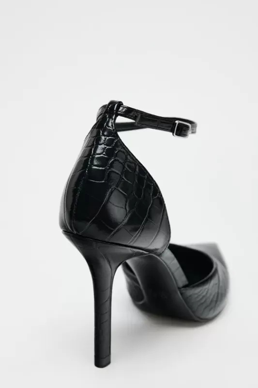 Heeled Shoes with Strap