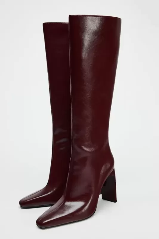 High-heeled boots