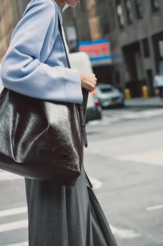 Monochrome sweater with wide sleeves