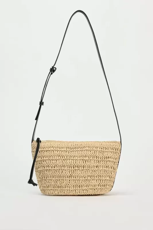 Bag with braided pattern