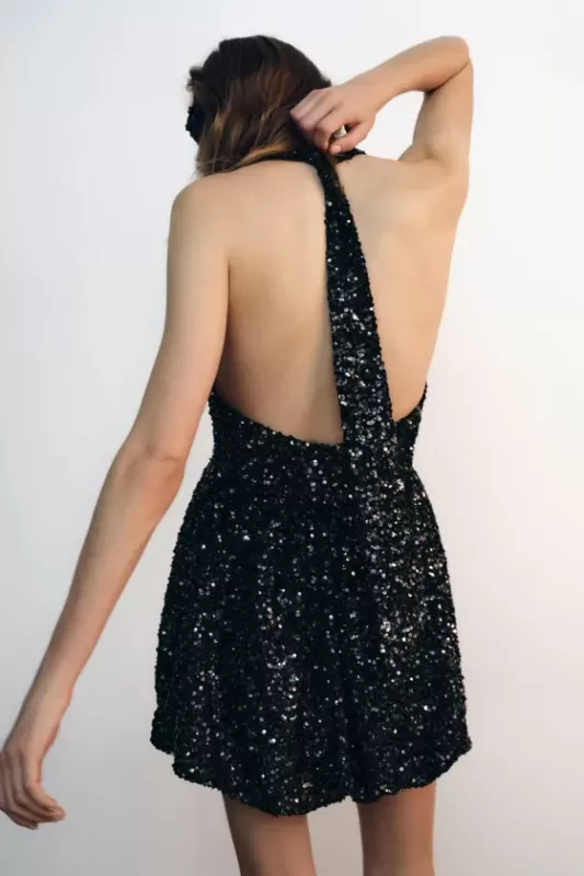 Voluminous dress with sequins