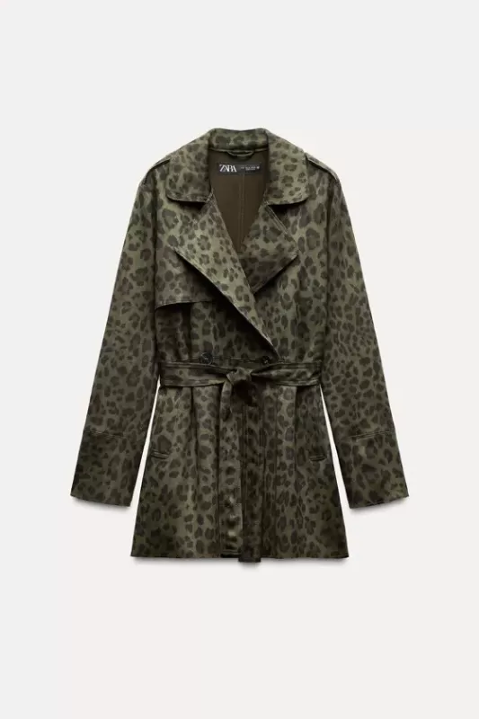 Short trench coat made of faux suede with animalistic pattern