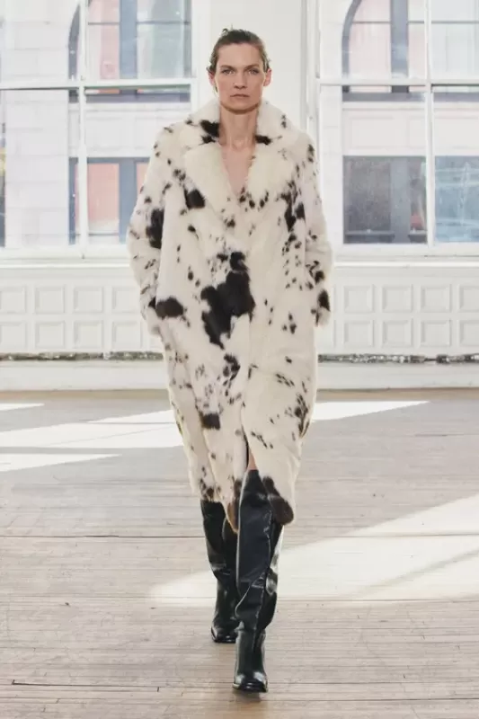 Faux fur coat with animalistic print ZW