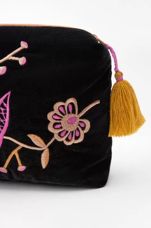 Velvet quilted bag with silk embroidery